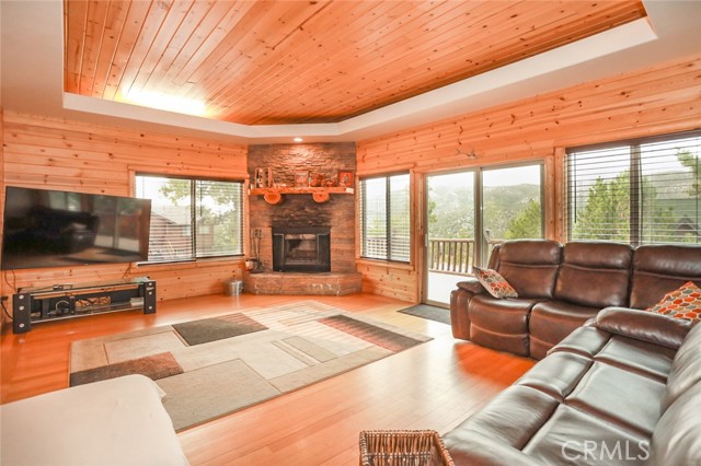 Detail Gallery Image 41 of 59 For 351 Glenwood Dr, Big Bear Lake,  CA 92315 - 4 Beds | 3/1 Baths