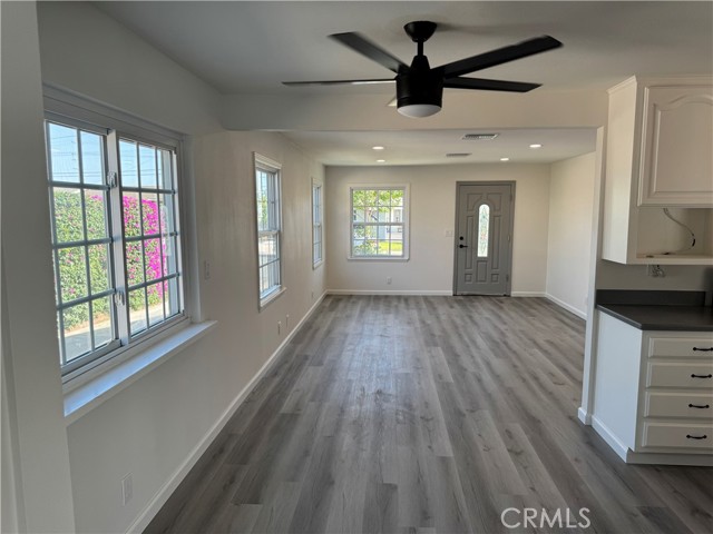Image 8 of 39 For 5781 Lime Avenue