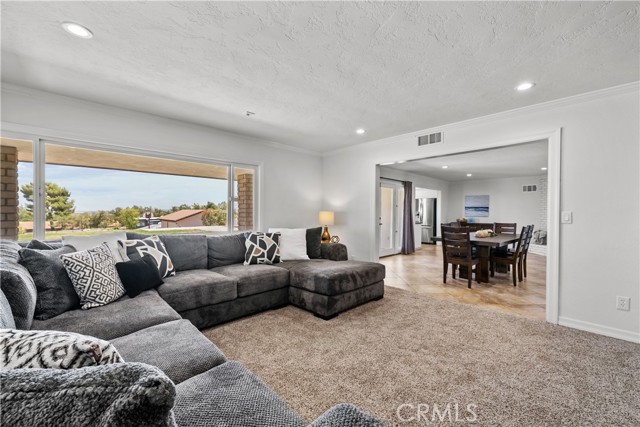 Detail Gallery Image 8 of 49 For 354 Westlake Dr, Palmdale,  CA 93551 - 5 Beds | 3 Baths