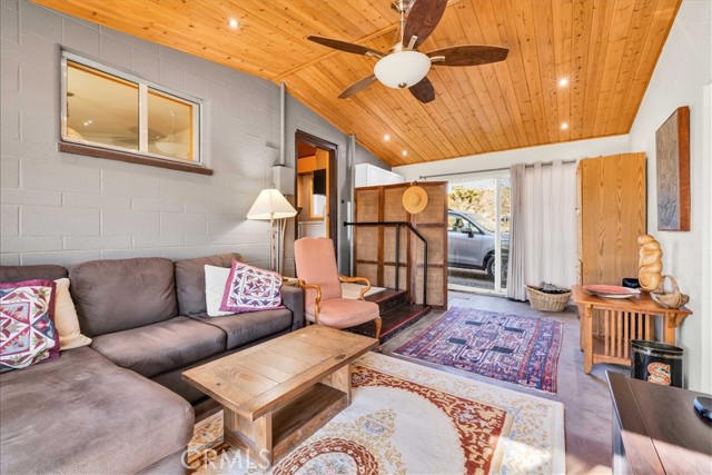 8427 Rock Haven Road, Joshua Tree CA: https://media.crmls.org/medias/385813d5-104a-4391-bb63-b80cac5e6eeb.jpg