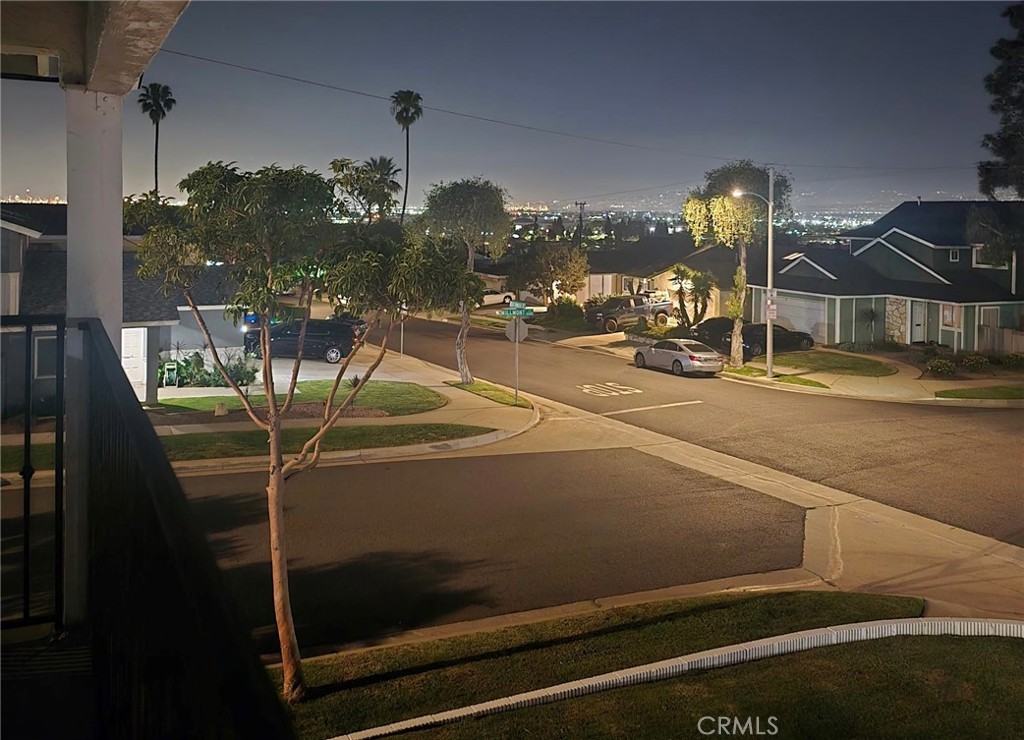 https://media.crmls.org/medias/385814ce-f2b0-4279-8ef1-6e896470e040.jpg?preset=X-Large
