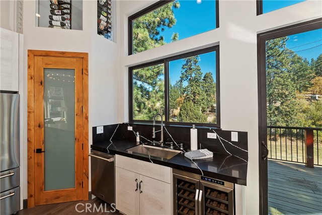 Detail Gallery Image 22 of 73 For 1224 Wolf Creek Ct, Big Bear Lake,  CA 92315 - 6 Beds | 4/1 Baths