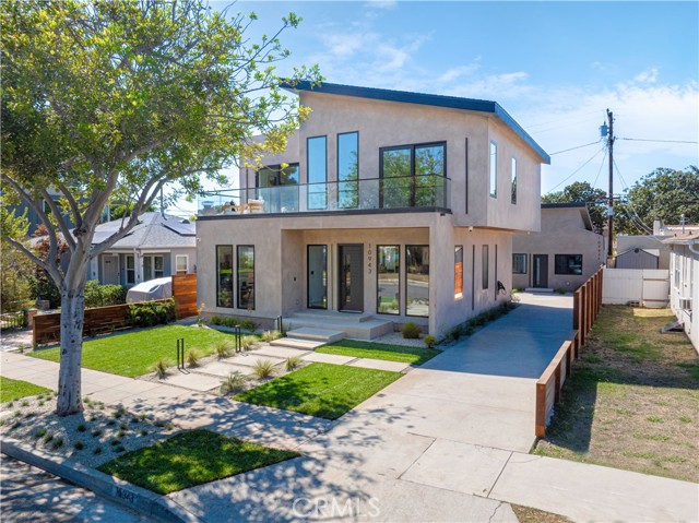 Detail Gallery Image 5 of 65 For 10943 Pickford Way, Culver City,  CA 90230 - 5 Beds | 4/1 Baths