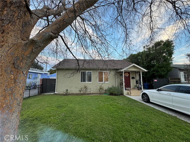 Detail Gallery Image 2 of 17 For 5722 Cedros Ave, Van Nuys,  CA 91411 - 3 Beds | 2 Baths