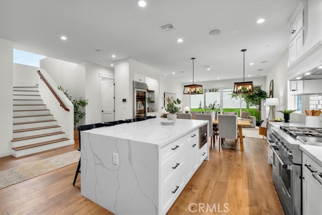 Large Kitchen with Walk-in Pantry