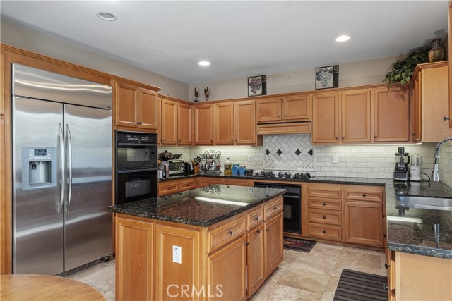 1547 Amberleaf, Costa Mesa CA: https://media.crmls.org/medias/3859c1ad-4dea-41b3-a90a-140c4d7e2d92.jpg