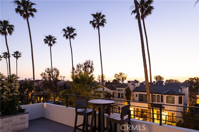 508 Goldenrod Avenue, Corona del Mar CA: https://media.crmls.org/medias/385af1d8-aa03-4c56-943d-28b90634c000.jpg