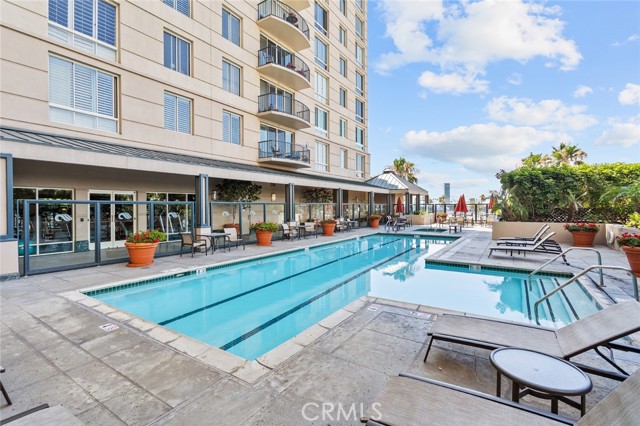 850 E Ocean Boulevard, Long Beach CA: https://media.crmls.org/medias/385b6e13-f5db-47a7-b841-82584b1ddfc2.jpg