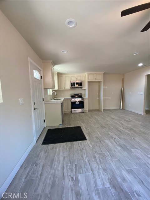 Image 3 of 7 For 1727 W Santa Ana