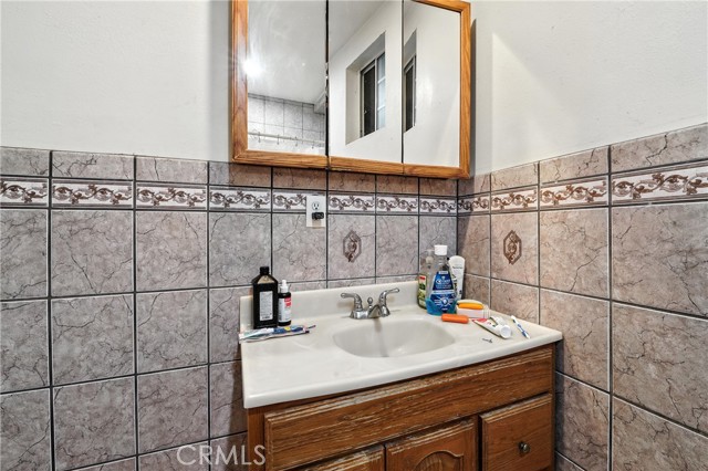 6178 Roy Street, Los Angeles CA: https://media.crmls.org/medias/385bbedc-2b0e-43de-a8cd-00c3af197d2a.jpg