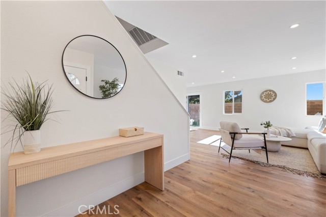 Detail Gallery Image 6 of 38 For 28218 Oaklar Dr, Saugus,  CA 91350 - 4 Beds | 3 Baths