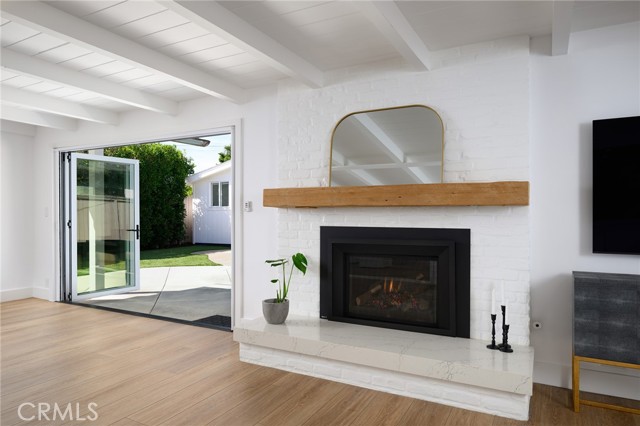 270 Cecil Place, Costa Mesa CA: https://media.crmls.org/medias/385c1117-566a-48a9-8f17-cff194762299.jpg