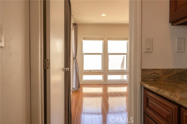 13707 S Budlong Avenue, Gardena CA: https://media.crmls.org/medias/385c290f-2da8-4947-ba32-868d2055642f.jpg