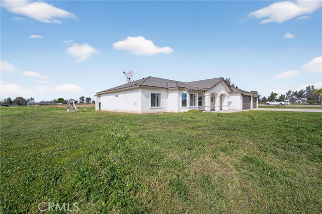 Detail Gallery Image 5 of 37 For 19774 Road 31, Madera,  CA 93638 - 4 Beds | 3 Baths