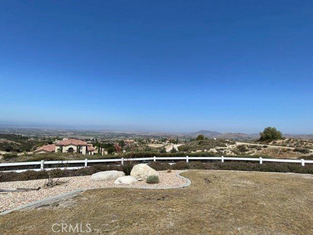 Detail Gallery Image 4 of 32 For 38975 Loftus Ln, Temecula,  CA 92592 - 3 Beds | 2/1 Baths