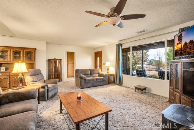 Detail Gallery Image 10 of 34 For 7453 Victoria Ave, Yucca Valley,  CA 92284 - 2 Beds | 2 Baths