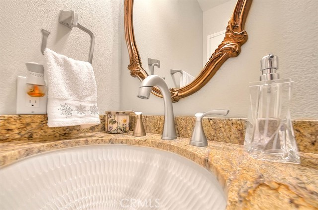 Detail Gallery Image 26 of 67 For 27641 Atlas Ln, Canyon Country,  CA 91351 - 4 Beds | 2/1 Baths