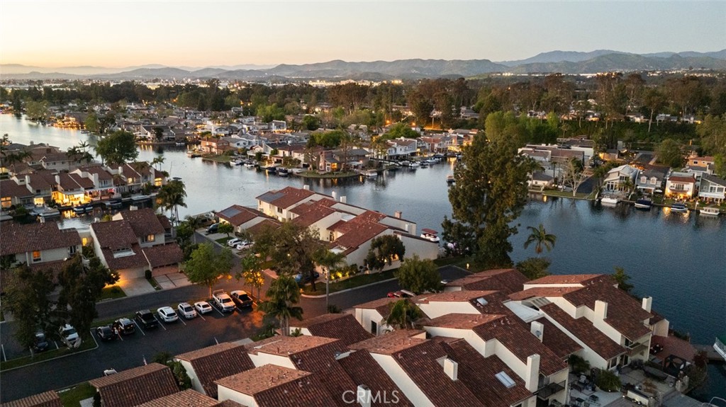 https://media.crmls.org/medias/385d8dd7-f002-4c16-8505-72d8efb51623.jpg?preset=X-Large