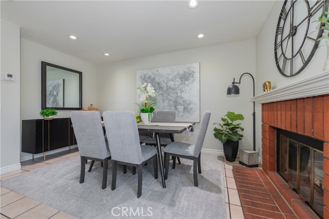 Detail Gallery Image 10 of 26 For 218 Monroe #111,  Irvine,  CA 92620 - 2 Beds | 2/1 Baths