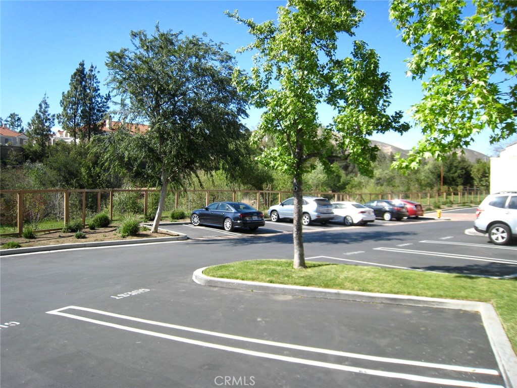 https://media.crmls.org/medias/385ebeb9-26c8-4473-8c3e-d91762d5309e.jpg?preset=X-Large