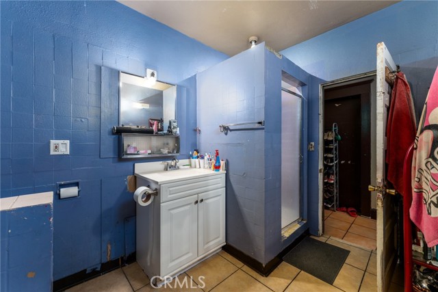 Detail Gallery Image 13 of 42 For 224 S Victoria Ave, Corona,  CA 92879 - 5 Beds | 2/1 Baths