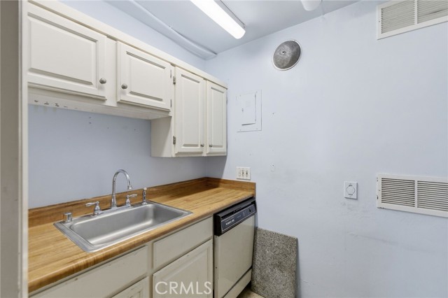 649 Gould Terrace, Hermosa Beach, California 90254, 4 Bedrooms Bedrooms, ,3 BathroomsBathrooms,Residential,For Sale,Gould,SB26071143