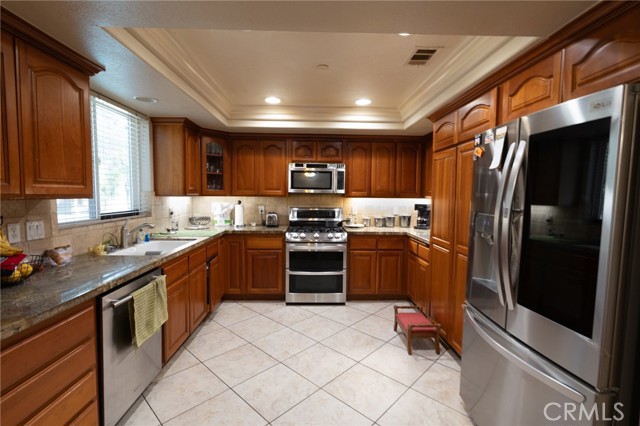 Detail Gallery Image 18 of 27 For 3772 Elm, San Bernardino,  CA 92404 - 4 Beds | 3 Baths