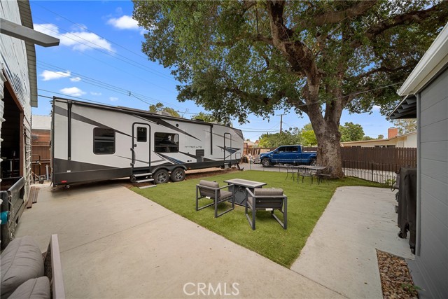 22353 Roscoe Boulevard, West Hills CA: https://media.crmls.org/medias/385fa17f-76c4-4cff-8101-6c124ae3867d.jpg