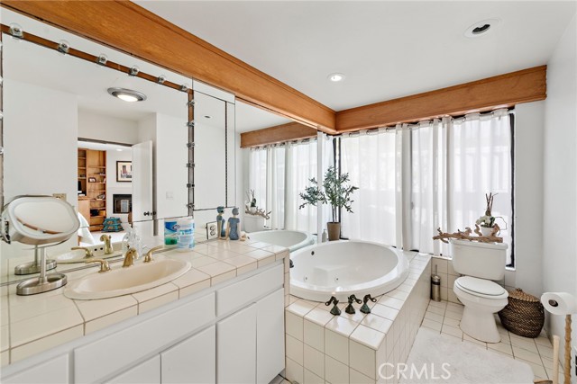 Detail Gallery Image 15 of 28 For 312 Emerald Bay, Laguna Beach,  CA 92651 - 3 Beds | 3 Baths