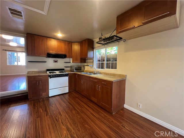 Detail Gallery Image 7 of 11 For 4727 Milne Dr, Torrance,  CA 90505 - 2 Beds | 1 Baths