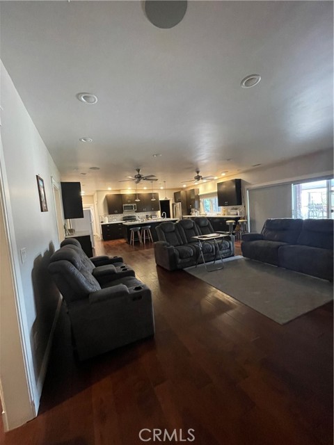 Detail Gallery Image 10 of 66 For 17183 Sunburst, –,  CA 91325 - 4 Beds | 4/1 Baths