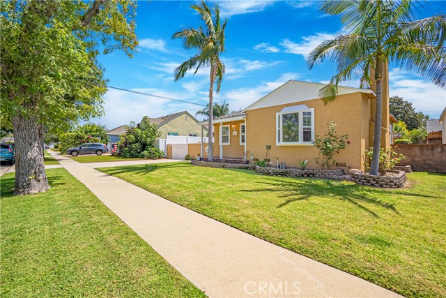 Detail Gallery Image 3 of 34 For 5412 E Harco St, Long Beach,  CA 90808 - 4 Beds | 2 Baths