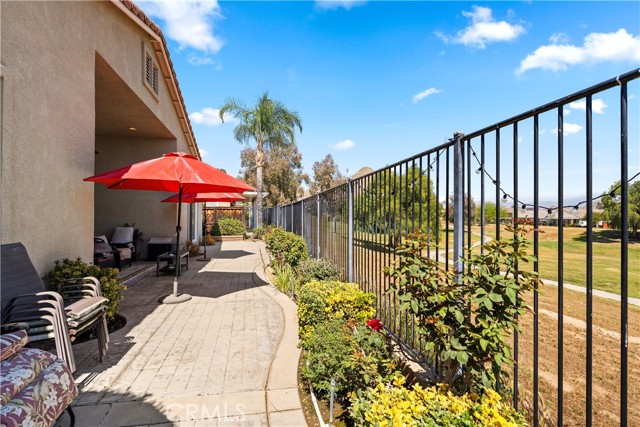 Detail Gallery Image 4 of 64 For 520 Olazabal, Hemet,  CA 92545 - 3 Beds | 3 Baths