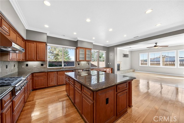 Detail Gallery Image 18 of 54 For 7837 Lady Banks Loop, Corona,  CA 92883 - 5 Beds | 3/1 Baths