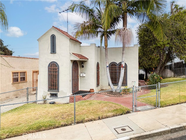 Detail Gallery Image 3 of 37 For 2353 Lucerne Ave, Los Angeles,  CA 90016 - 2 Beds | 1 Baths