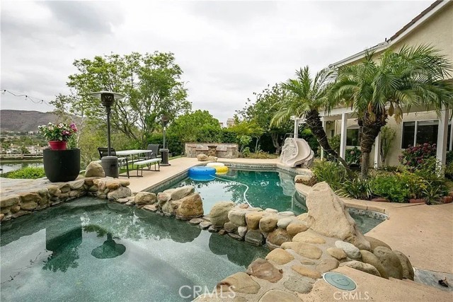 287 Goldenwood Circle, Simi Valley CA: https://media.crmls.org/medias/38620ca6-ea64-4d6c-9150-86375f861e7f.jpg