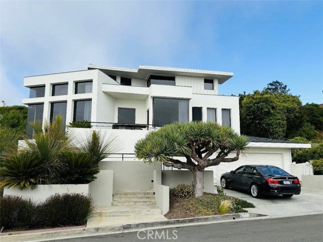 Detail Gallery Image 15 of 21 For 2828 Bernard Ct, Laguna Beach,  CA 92651 - 5 Beds | 3/1 Baths