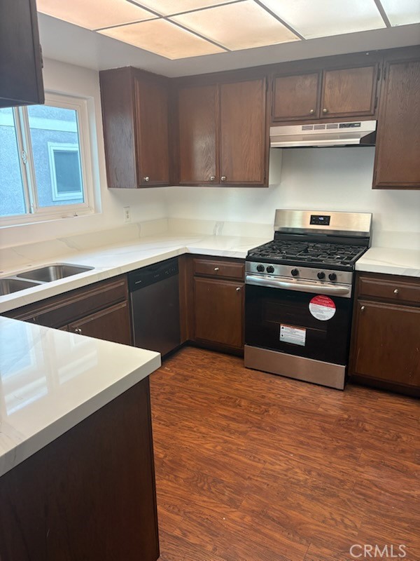 Detail Gallery Image 3 of 9 For 21901 Moneta #49,  Carson,  CA 90745 - 3 Beds | 3 Baths