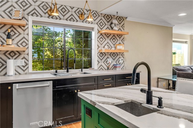 Detail Gallery Image 15 of 72 For 41432 Terrazzo Dr, Palmdale,  CA 93551 - 4 Beds | 3 Baths