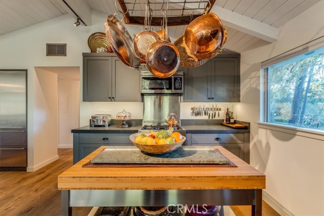 Detail Gallery Image 7 of 70 For 2195 Wilton, Cambria,  CA 93428 - 3 Beds | 2 Baths