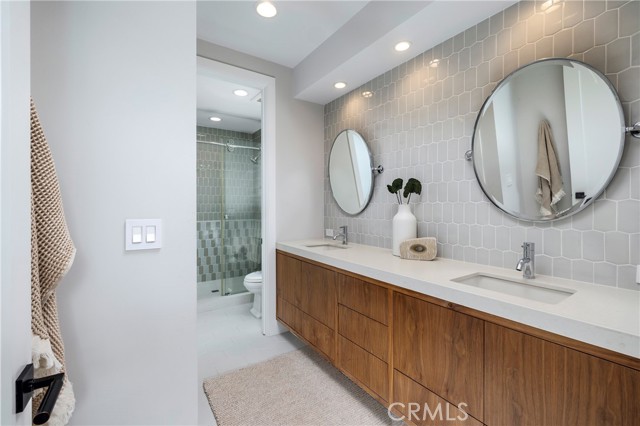 1515 E Ocean Boulevard, Newport Beach CA: https://media.crmls.org/medias/38630063-0f8d-4a24-833e-cd353eb81d54.jpg