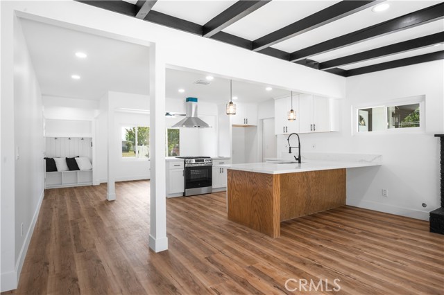 424 E Victoria Street, Rialto CA: https://media.crmls.org/medias/386308d4-1018-4f83-b1e8-93c456cda7d0.jpg