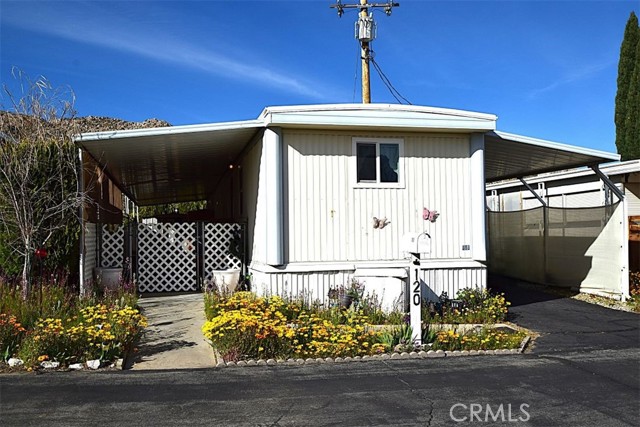 56254 29 Palms Highway, Yucca Valley CA: https://media.crmls.org/medias/38638c76-c98e-46ef-a265-f74c84b46e4c.jpg