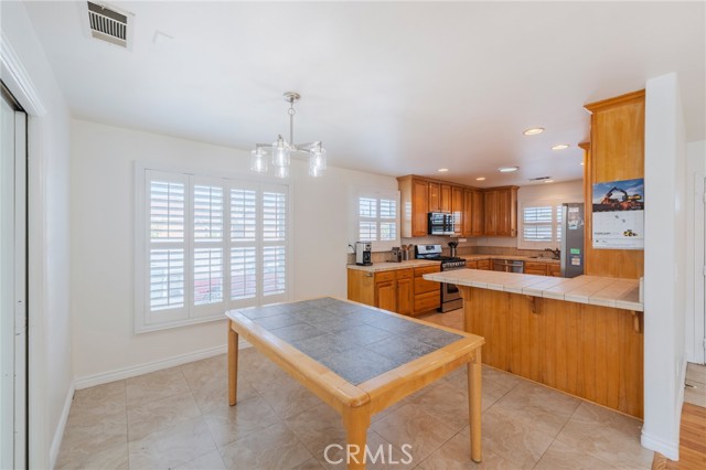 Detail Gallery Image 8 of 38 For 939 Belson St, Torrance,  CA 90502 - 3 Beds | 2 Baths