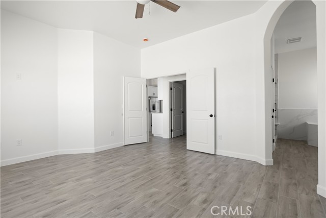 6374 Cayucos Drive, Phelan CA: https://media.crmls.org/medias/3863b22b-1211-46c5-8e41-c88b6aefb748.jpg