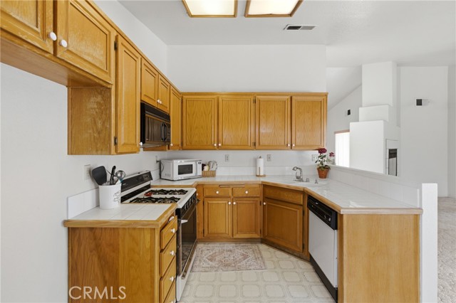 23573 Lake Valley Drive, Moreno Valley CA: https://media.crmls.org/medias/3864b7da-2f5d-4bdb-b83d-0cbbd2745506.jpg