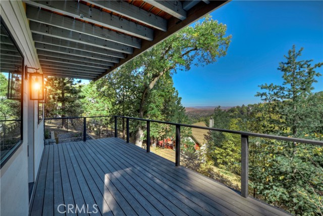 1227 Klondike Drive, Lake Arrowhead CA: https://media.crmls.org/medias/386740a1-7cfa-4a03-877b-0f66068e146e.jpg