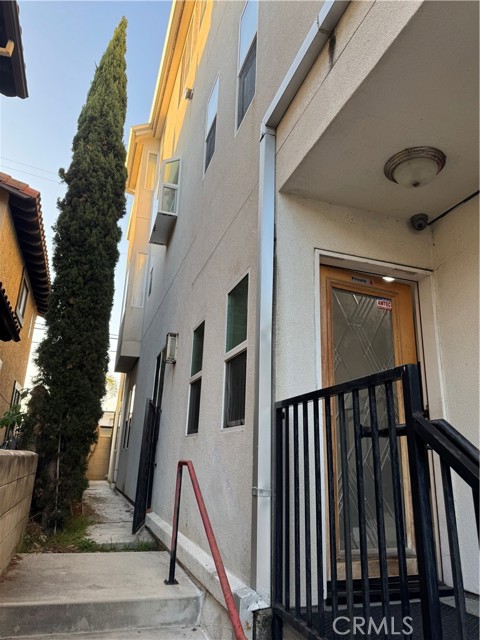 Detail Gallery Image 3 of 8 For 408 Avenida Santa Barbara #B,  San Clemente,  CA 92672 - 3 Beds | 5 Baths