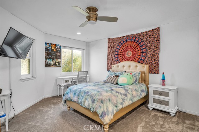 2nd ensuite bedroom with walk in closet