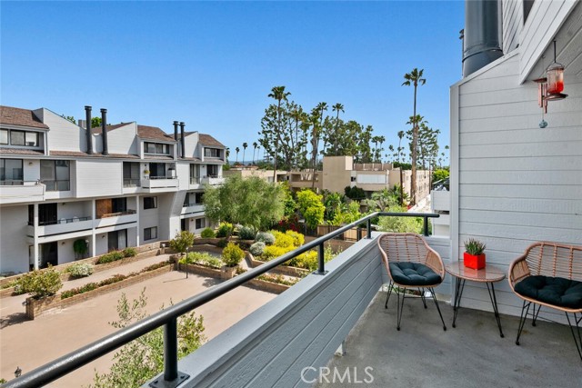 13331 Moorpark Street, Sherman Oaks CA: https://media.crmls.org/medias/38686422-4db0-47c0-bee5-334183c525de.jpg